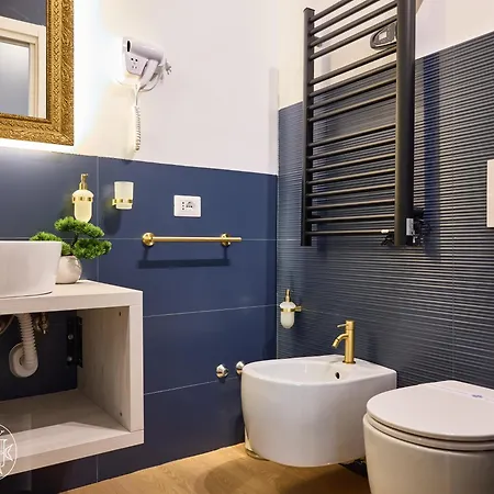 Vista Piazza Dei Martiri 4* Napoli