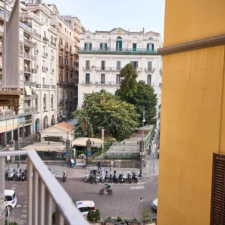 Vista Piazza Dei Martiri Oda ve Kahvaltı