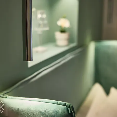 Vista Piazza Dei Martiri B&B 4*