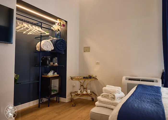 Vista Piazza Dei Martiri Naples