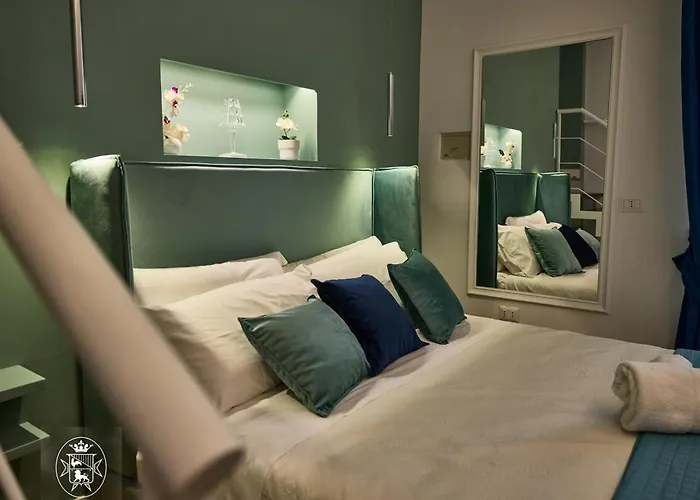 Vista Piazza Dei Martiri 4*