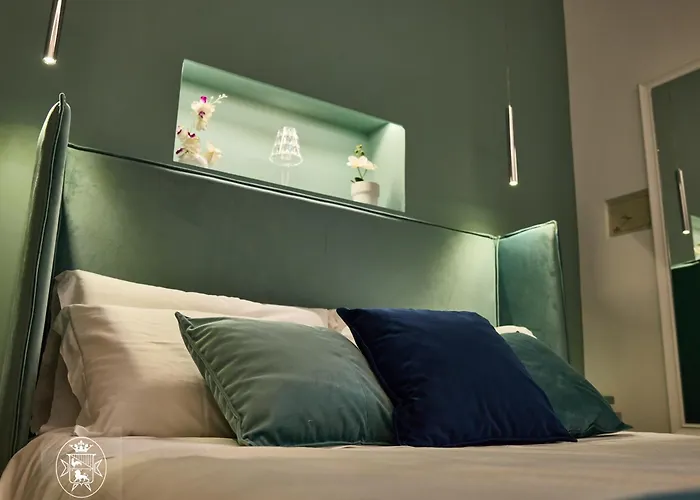 Vista Piazza Dei Martiri 4*