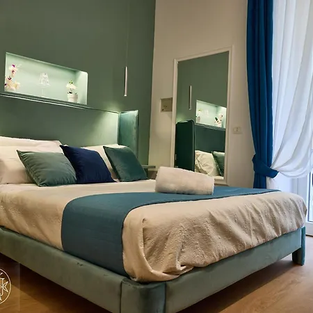 Vista Piazza Dei Martiri 4* Nápoles