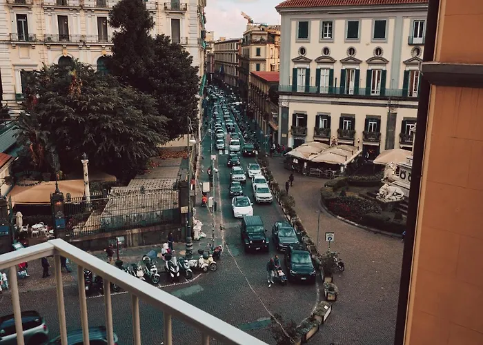Vista Piazza Dei Martiri Bed and breakfast